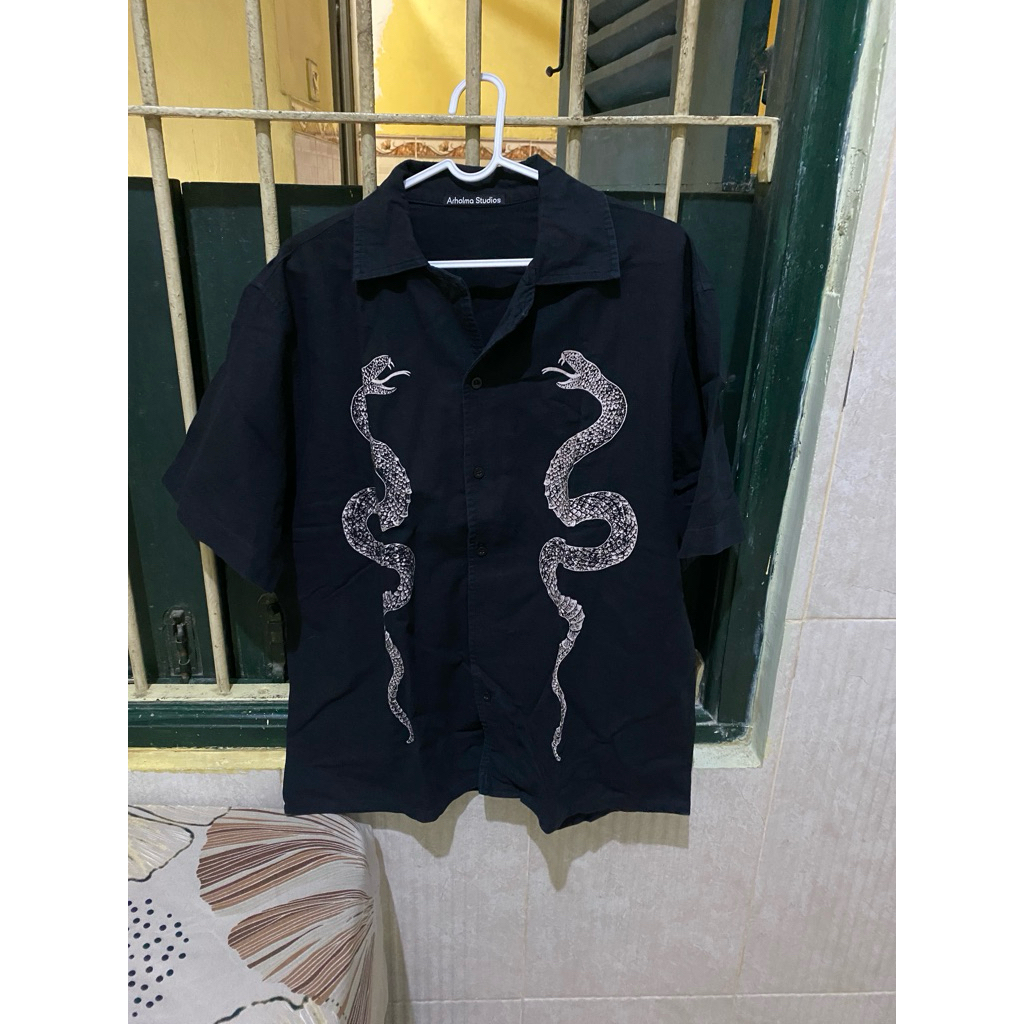 kemeja pria motif ular