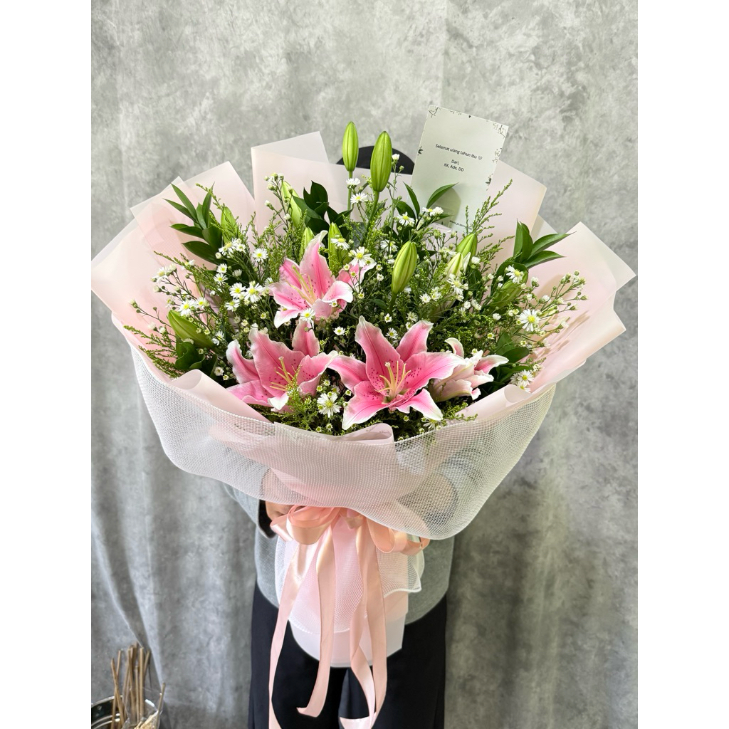 Buket Bunga Lily Segar Hand Bouquet Bunga Lily Asli