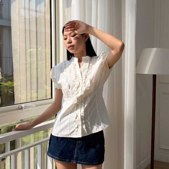 EVERCLO - Estee Ruffle Top - Atasan Blouse Polos Wanita Lengan Pendek