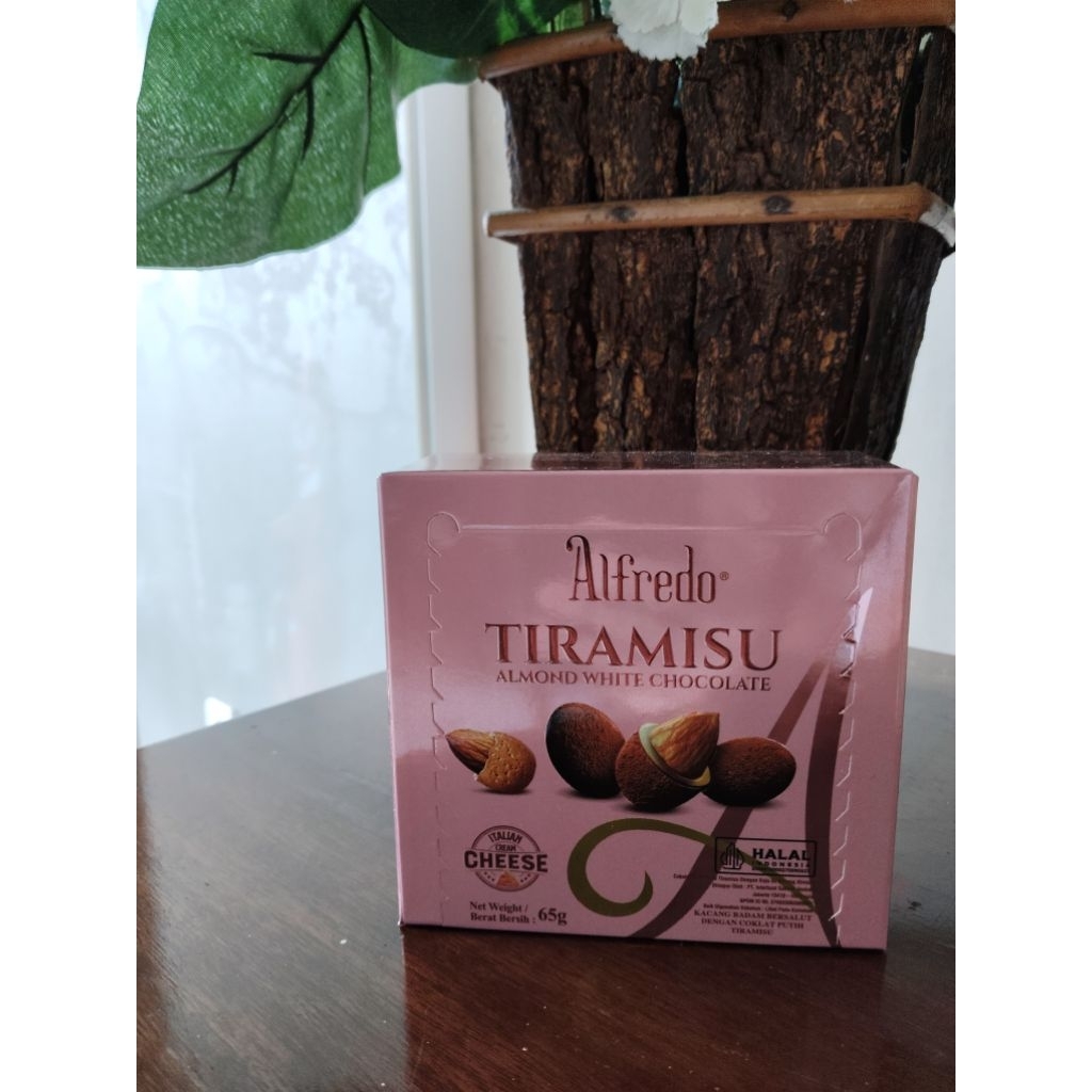 Alfredo Tiramisu Almond White Chocolate