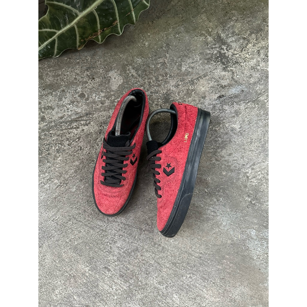 converse louie lopez