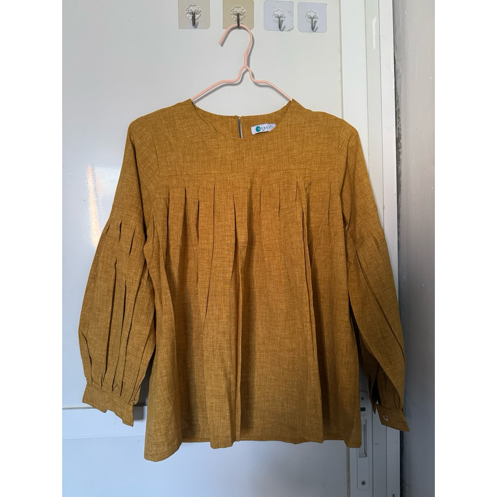 (Preloved) Blouse Nobby