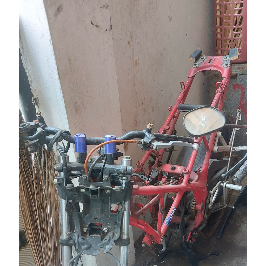 Rangka motor New cb150r original BEKAS
