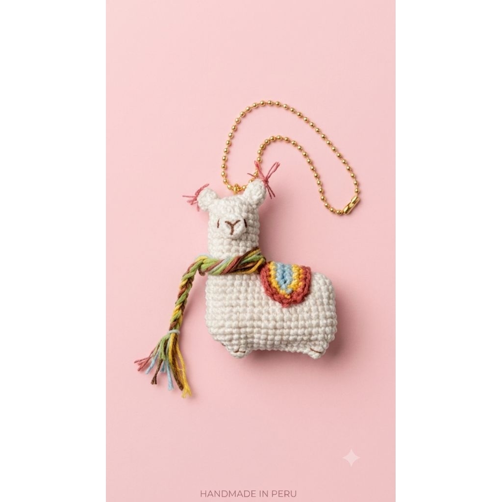 Gantungan Kunci Alpaca Rajut Putih Motif Pelangi, Aksesoris Unik, Handmade Peru