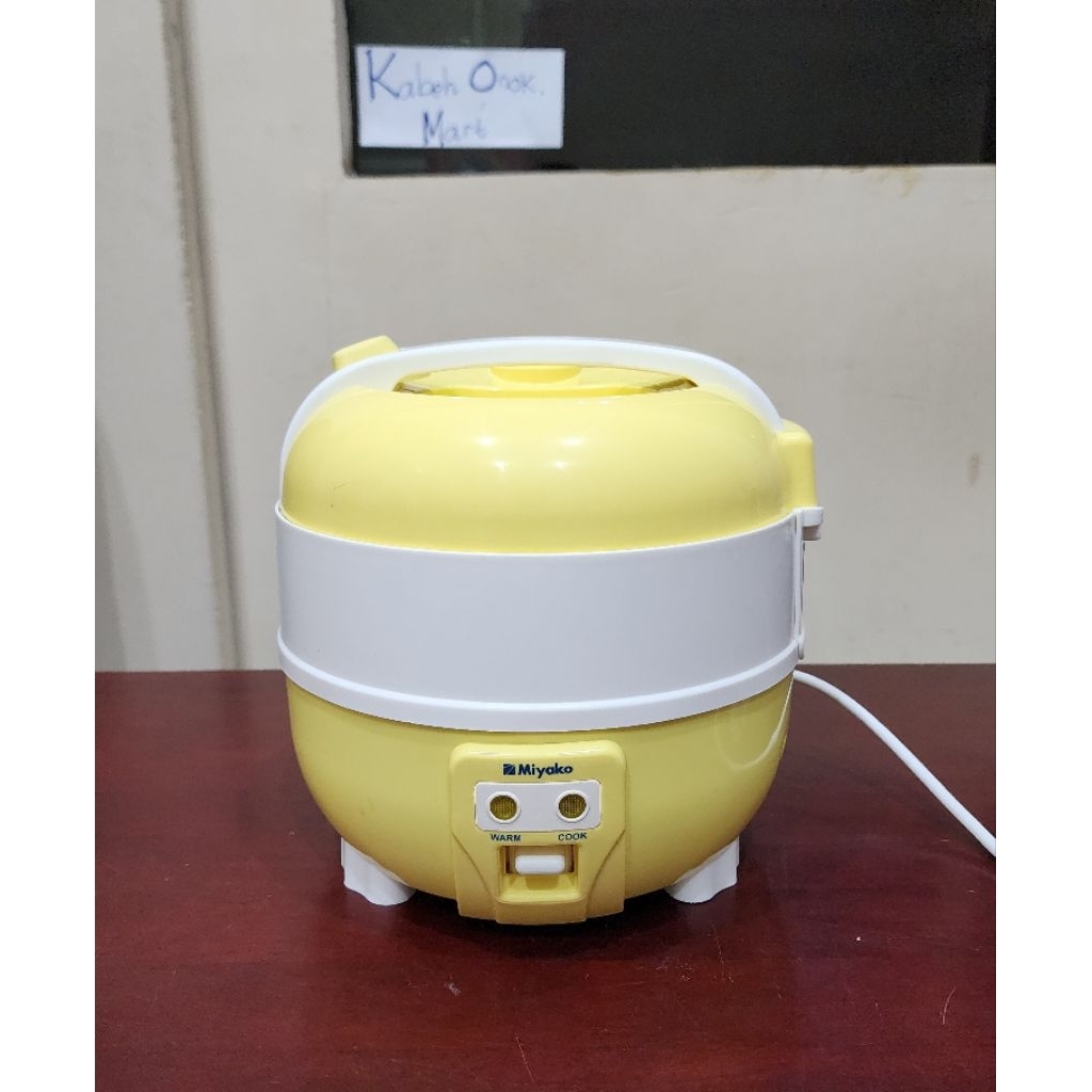 Magic Com 1 Liter Miyako MCM 610
