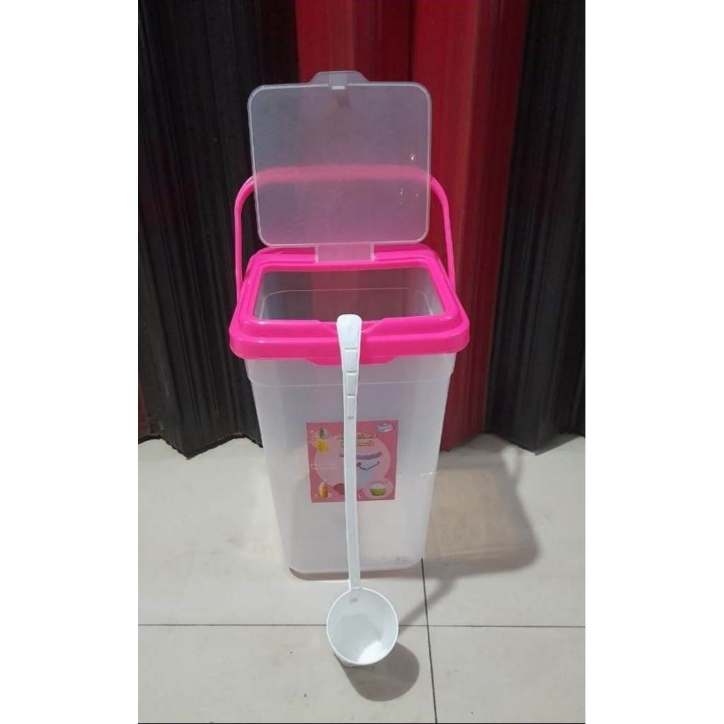Konteiner es buah set gayung  es