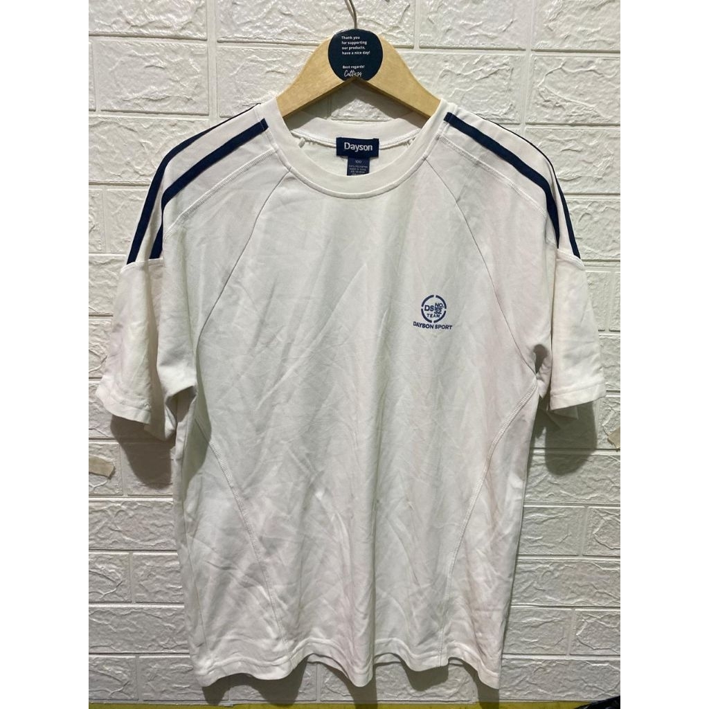 kaos olahraga DAYSON size L