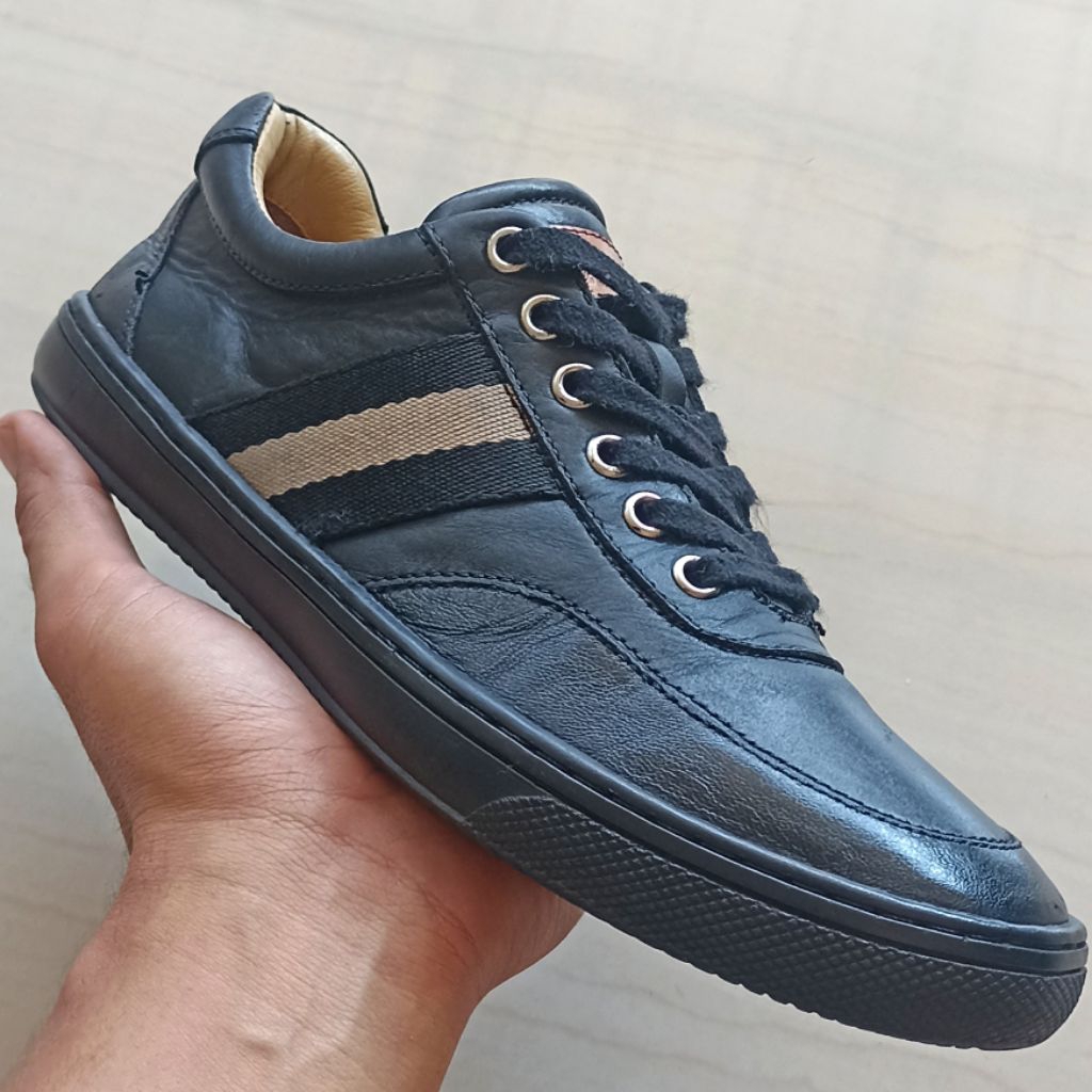 (PRELOVED) BALLY SWITZERLAND SNEAKERS