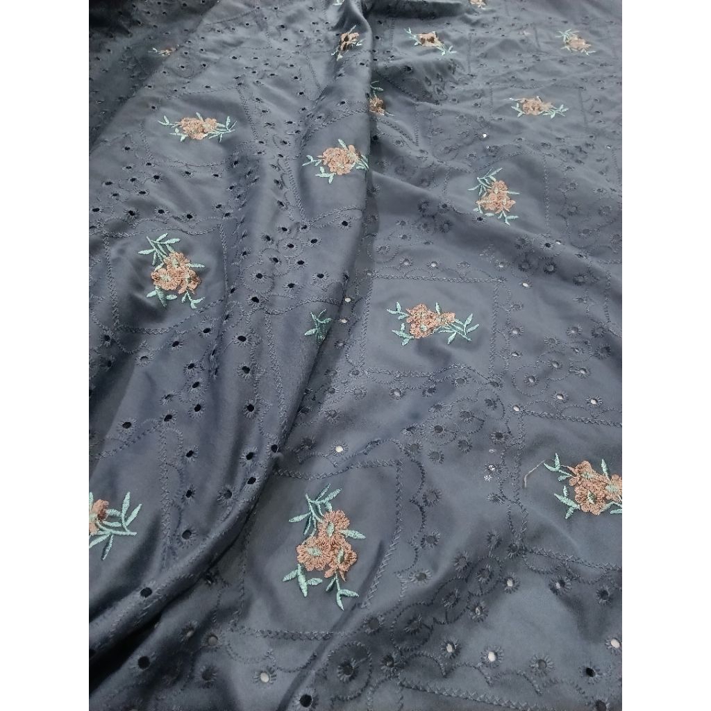 Katun Bordir Bunga kecil