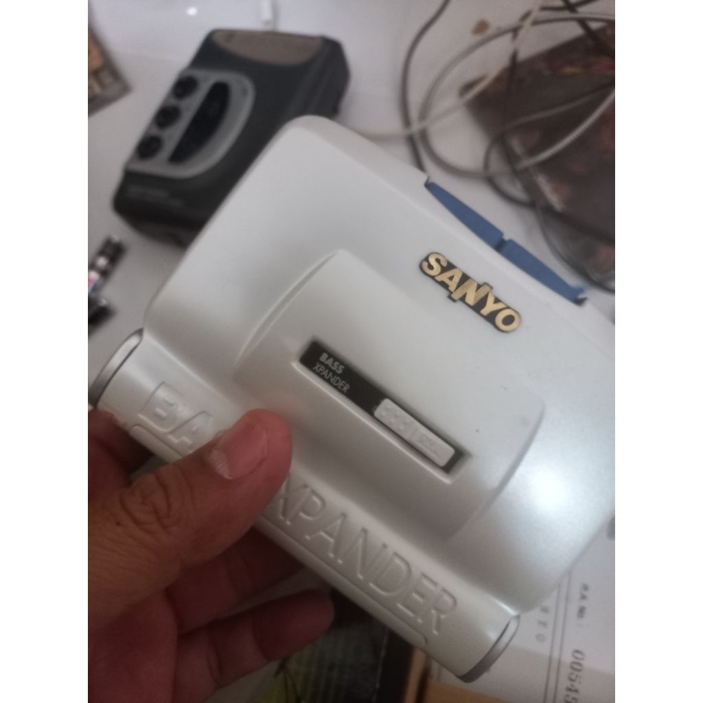 walkman sanyo - VIP-X11 - player kaset - bass expander