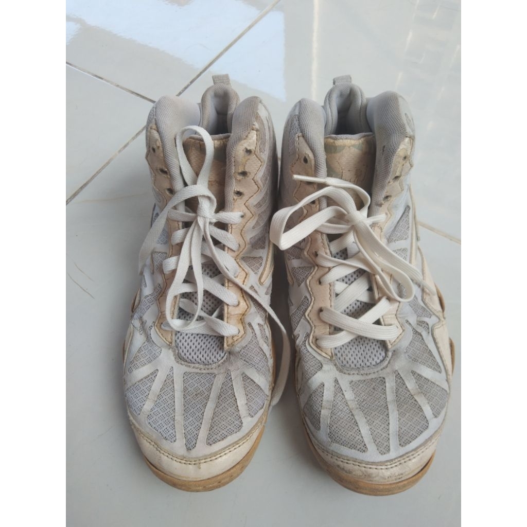 Sepatu Basket League Original Preloved