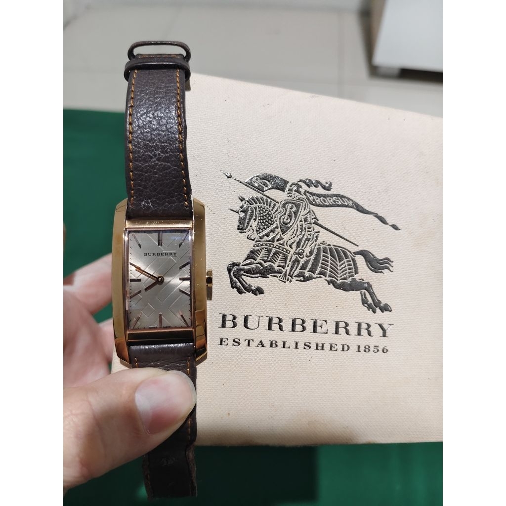 Jam Burberry tank segi empat elegan vintage original preloved