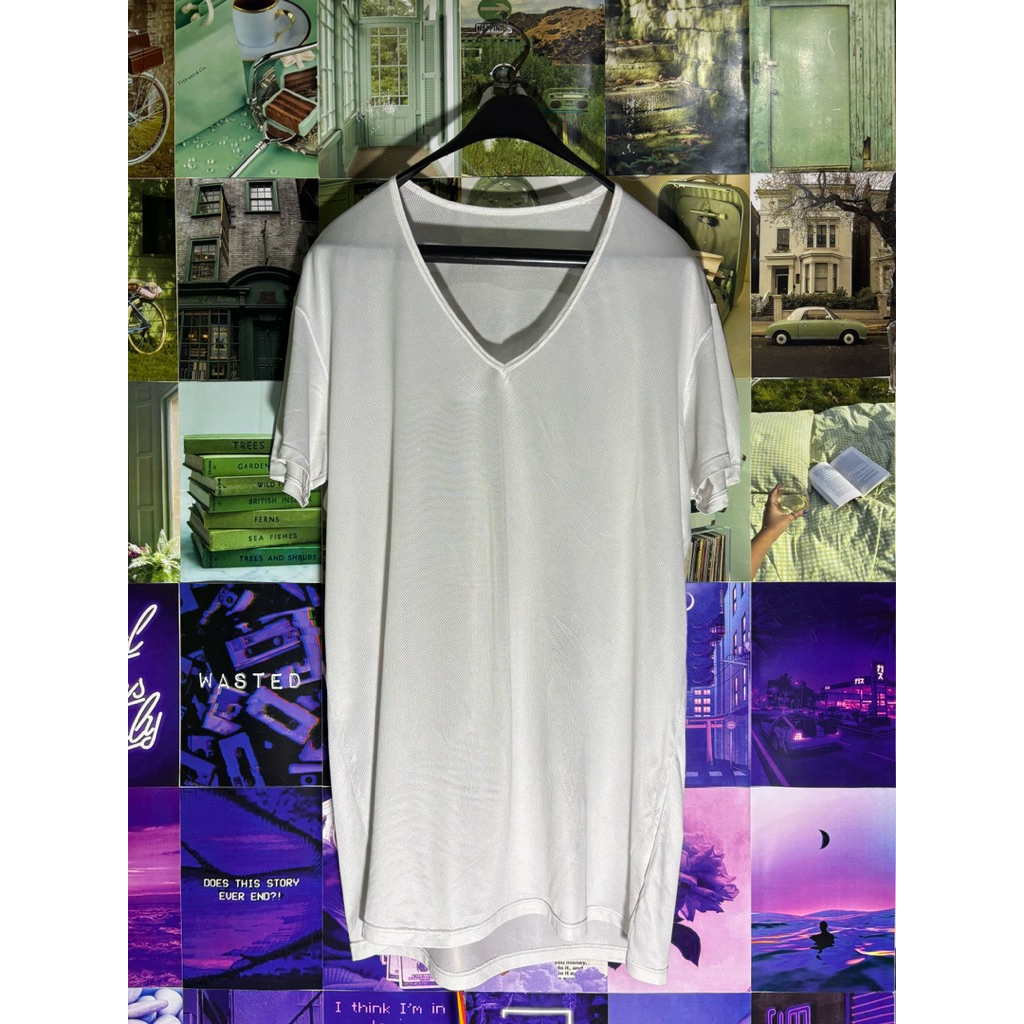 Uniqlo Airism White V-Neck T-Shirt Preloved