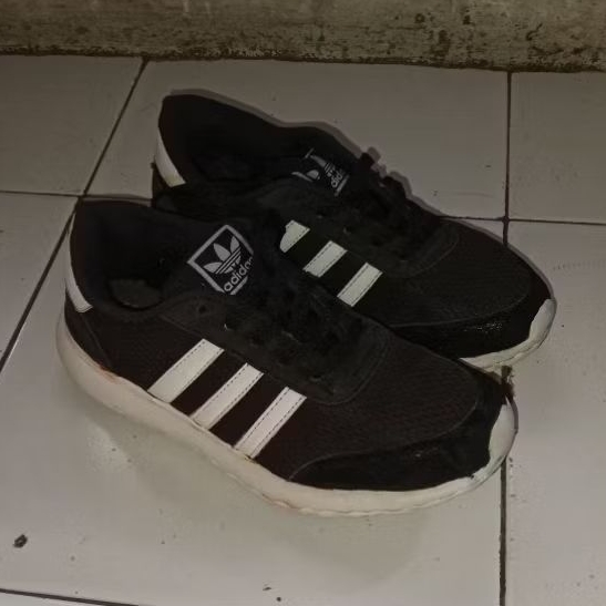 SEPATU SIZE 38{second}