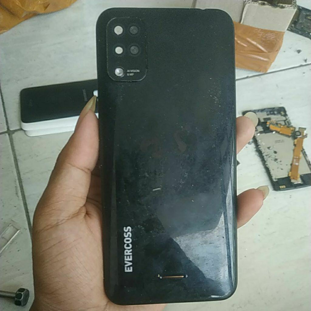 backdoor bekas evercoss M6A, tanpa tombol fisik sesuai gambar kaca kamera pecah
