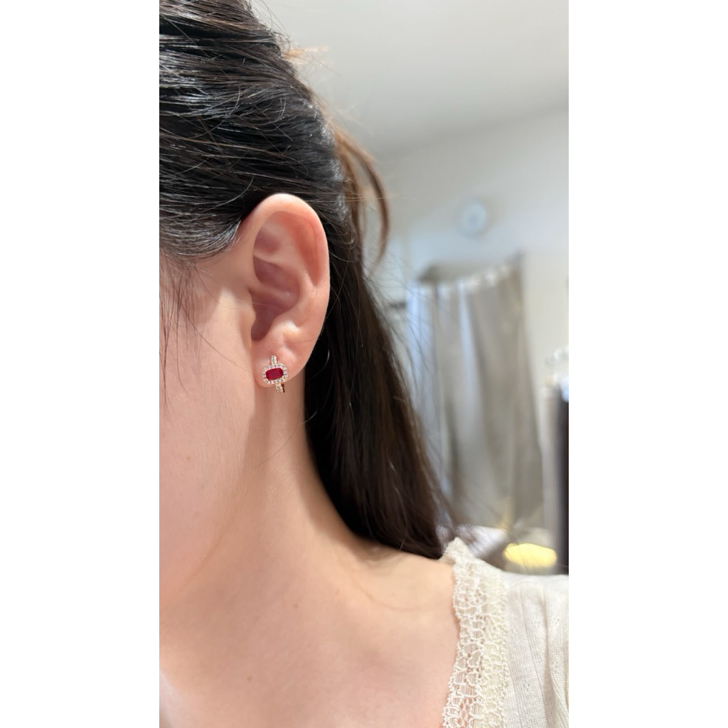 anting katub permata merah titanium