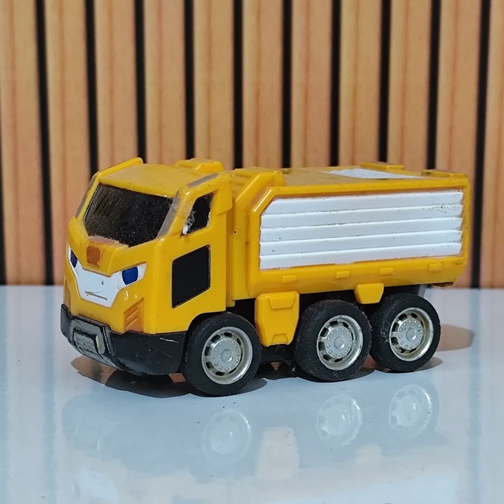 Mainan Truck Power Battle Watch Car
