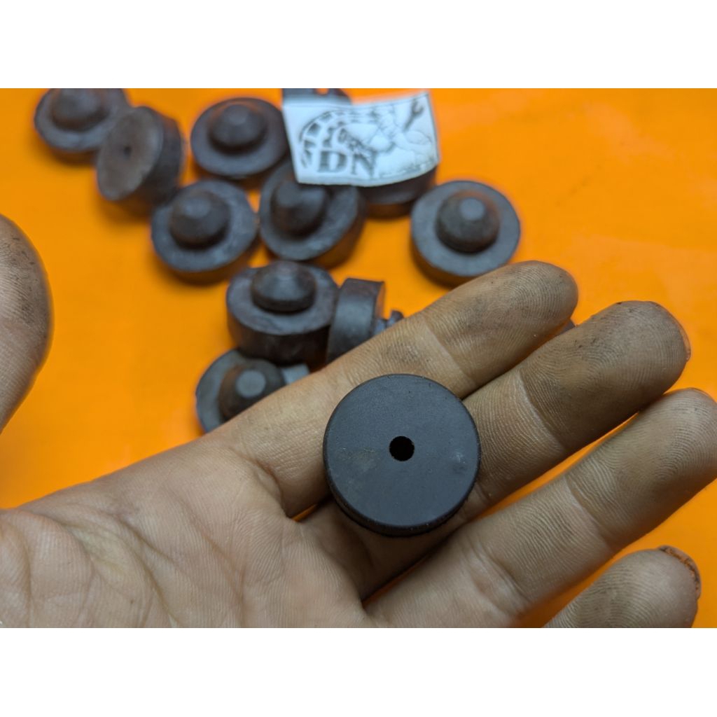 4 pcs karet  bantalan jok tahanan jok untuk RX king, Vixion,R15 ,Byson