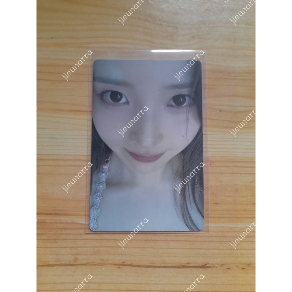 IU Official Photocard - PC Merchandise Collection Book