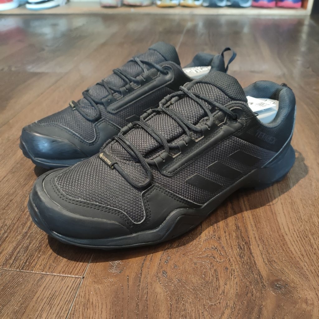 (Preloved) Sepatu Adidas Terrex AX3 Size 42