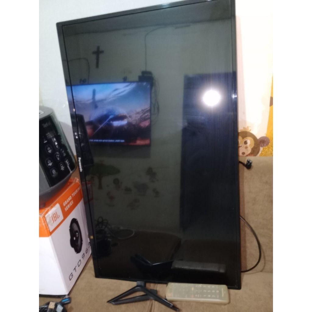 Panasonic 32F305G LED TV 32 Inch SECOND