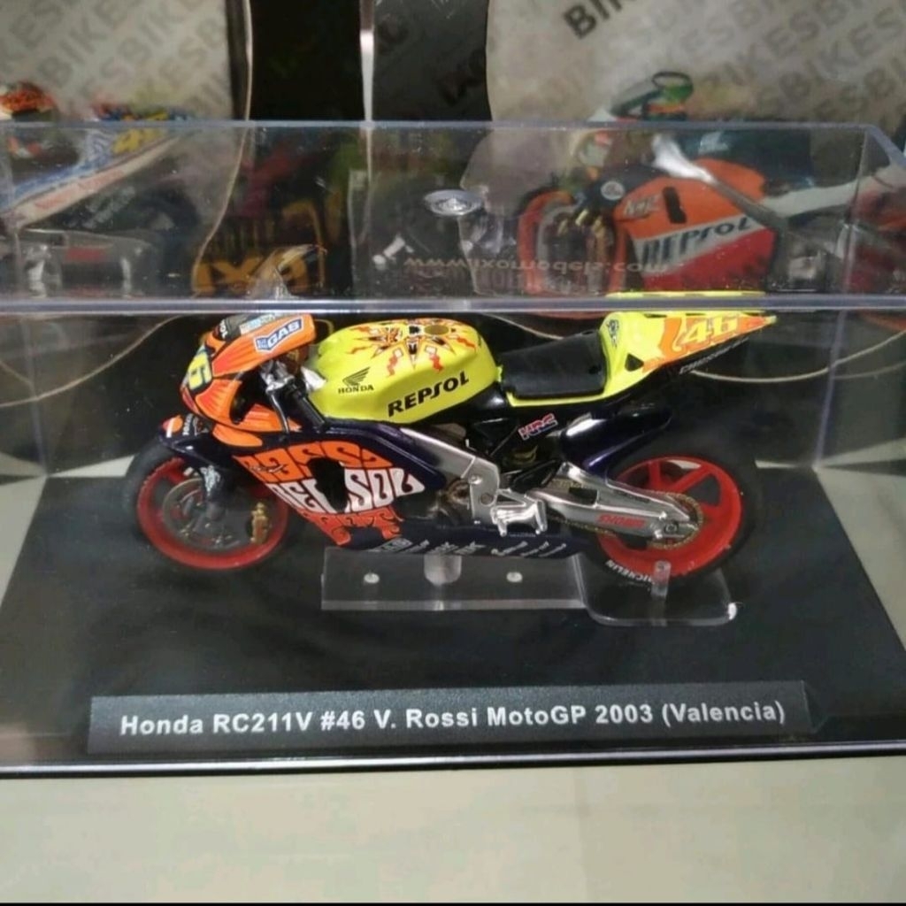 MotoGP Valencia 2003 Valentino Rossi Skala 1:24 by IXO