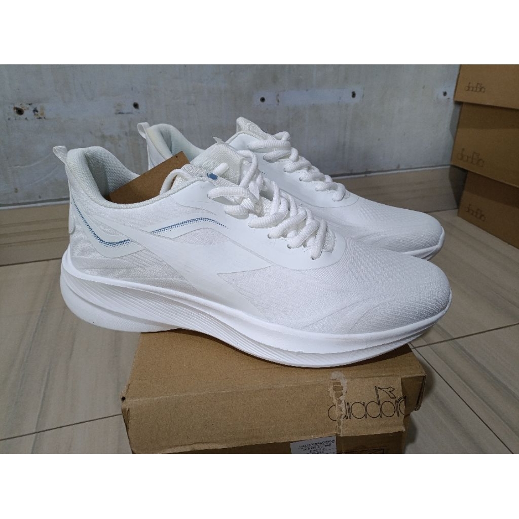 Diadora Nagasi Running/Fitnes/Snakers ( white)