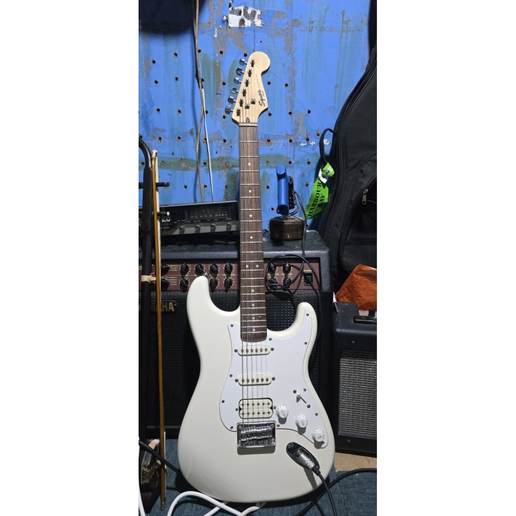 squier stratocaster bullet