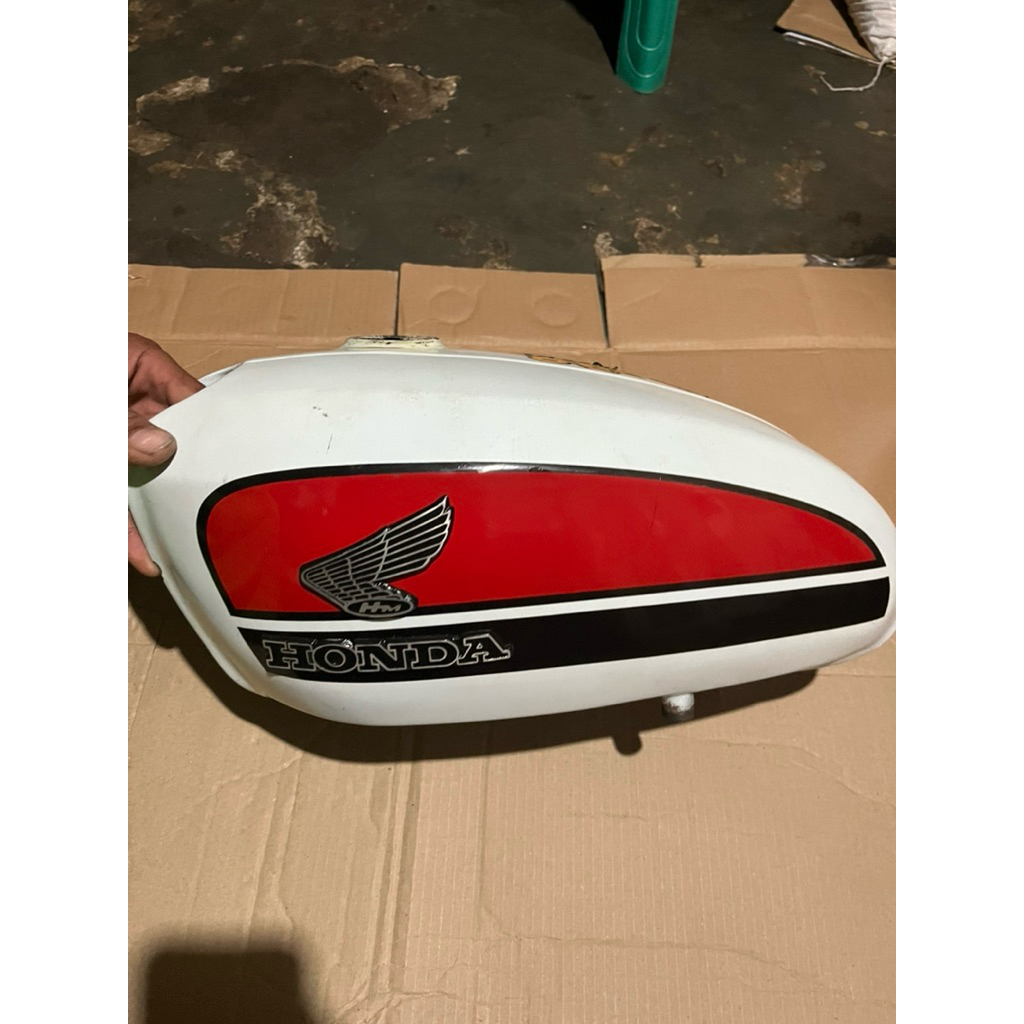 Tangki honda cb 100 cb glatik warna ori merah putih