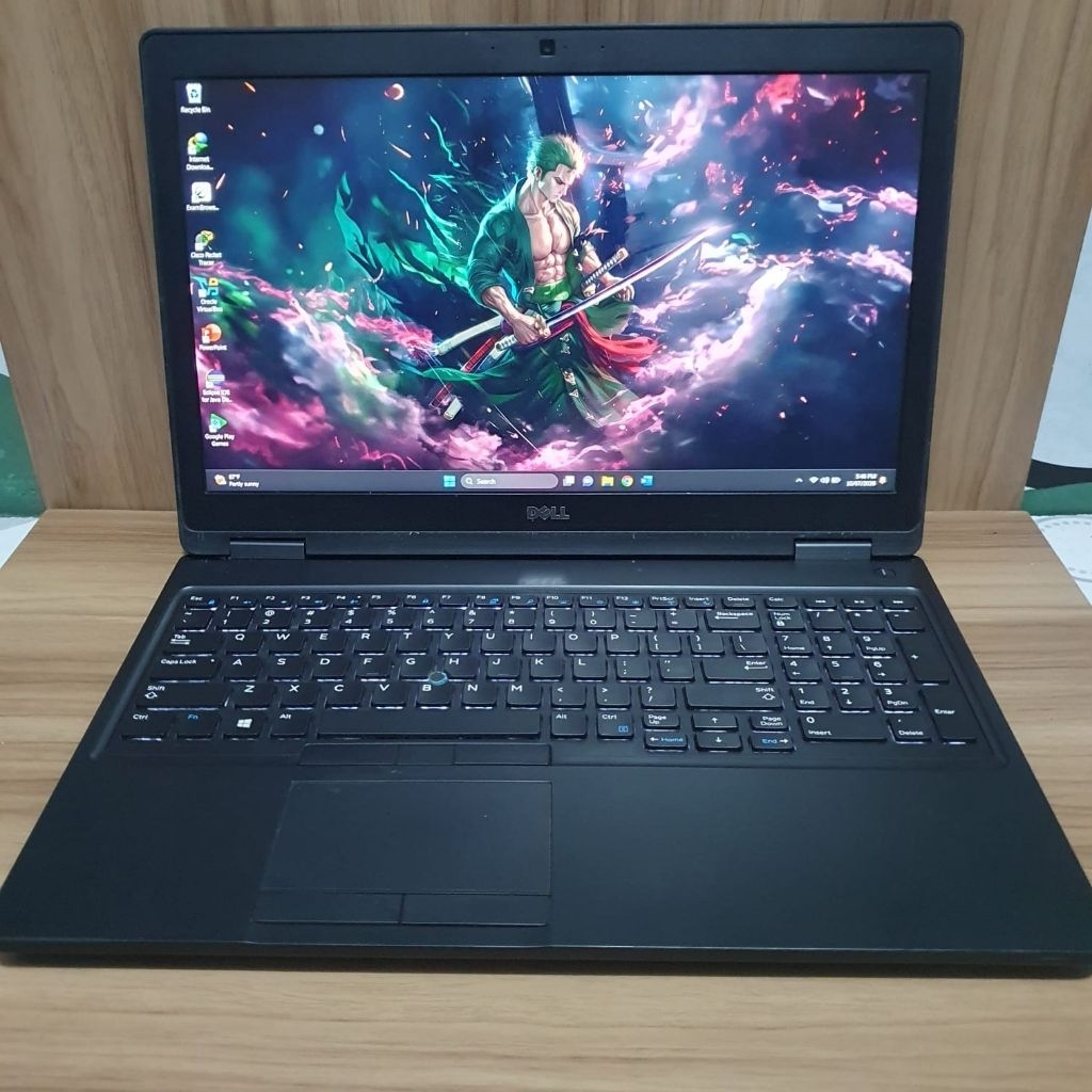 Dell Precision 3520 | Core i7-7820HQ | RAM 16GB | SSD 256GB | Nvidia Quadro M620 2GB | Layar 15.6" F