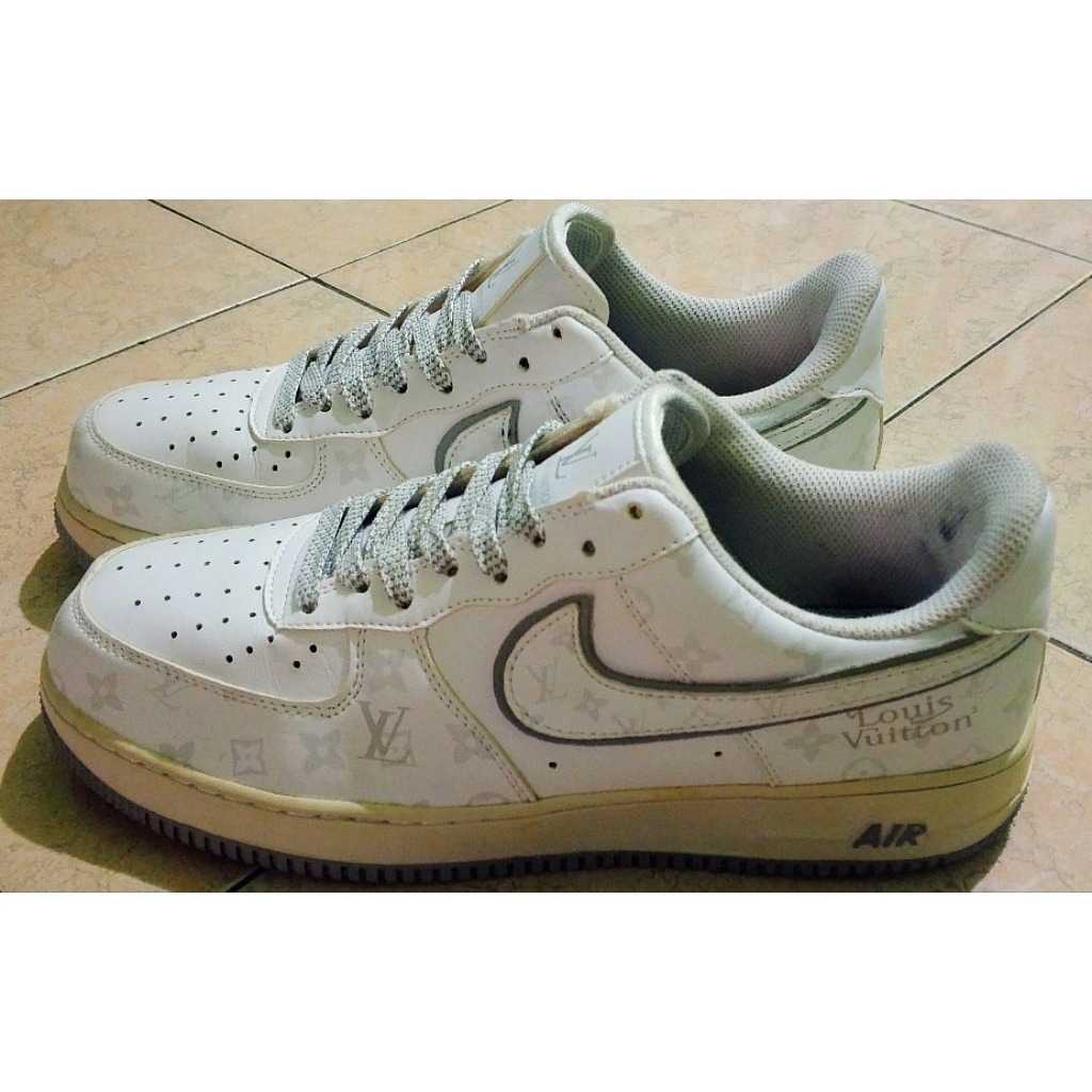 Sepatu NIKE AIR FORCE 1 LOW