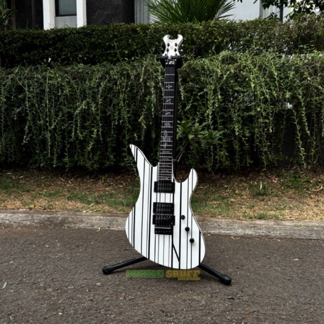 SCHECTER SYNYSTER GATES STANDARD WHITE BLACK PINSTRIPES | GITAR SCHECTER SYNYSTER GATES | GITAR SYNY