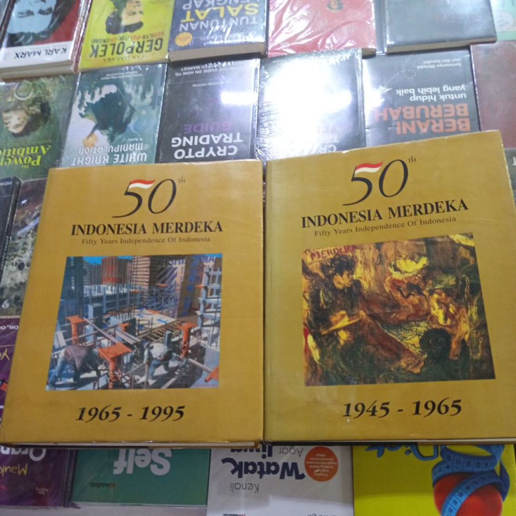 set 2 buku 50thn Indonesia merdeka buku pertama 1945- 1965 buku kedua 1965-1995 buku original buku s