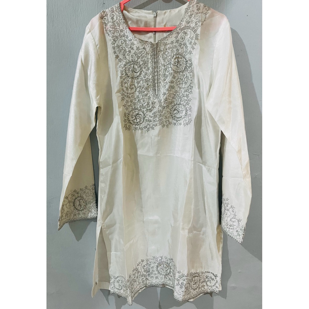 Tunik wanita putih - Gamis muslimah - Preloved
