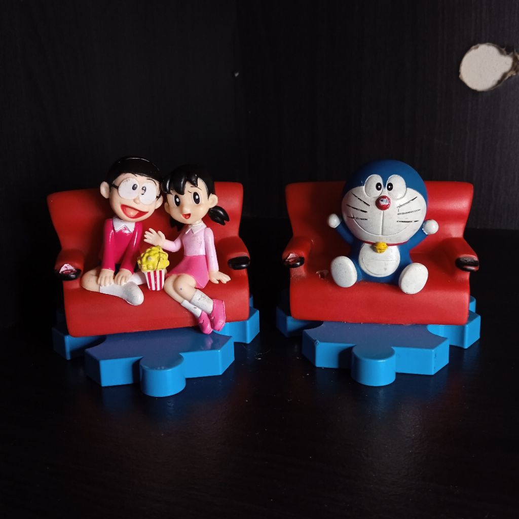 Preloved Figure Doraemon Nobita Bioskop