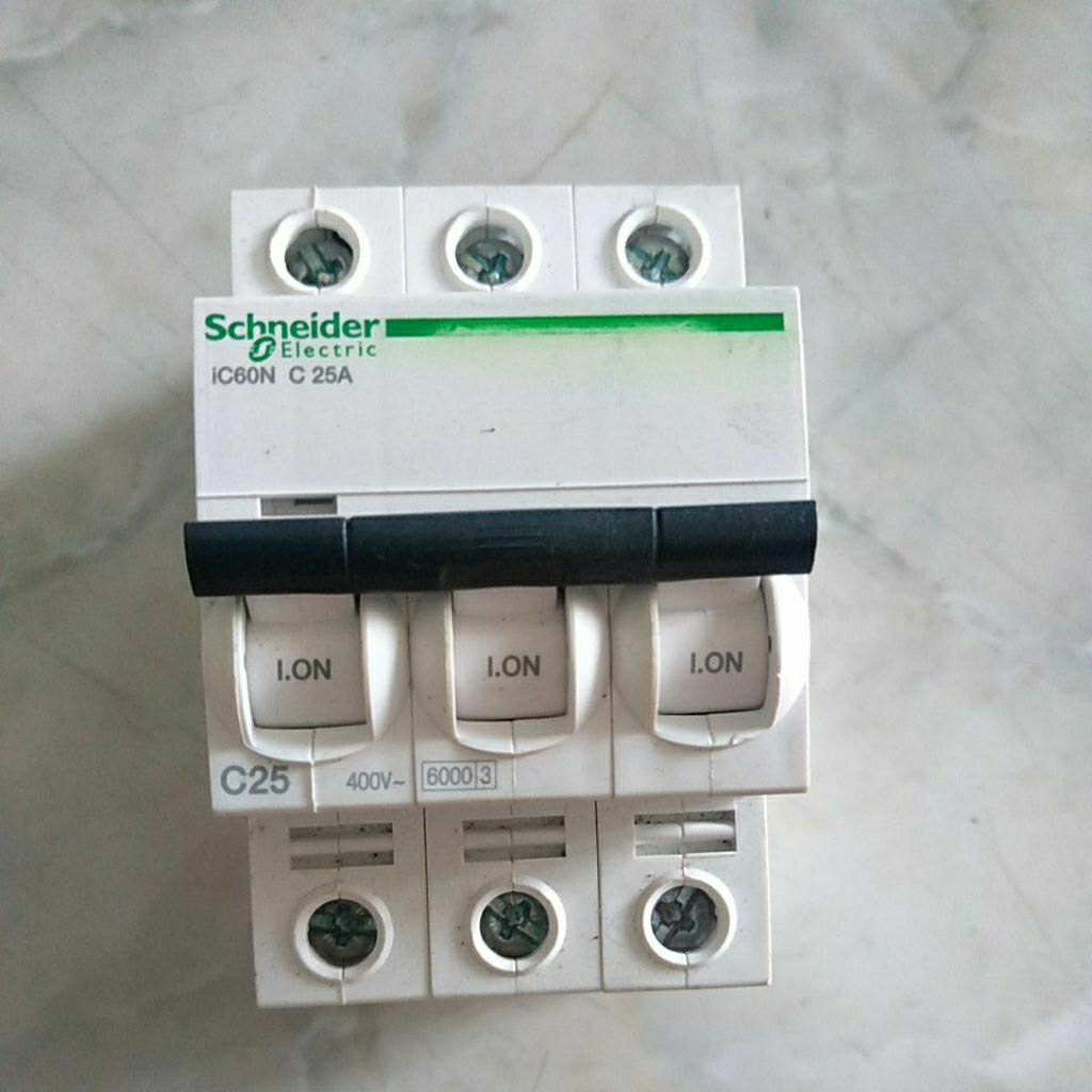 MCB IC60N. C25. SCHNEIDER