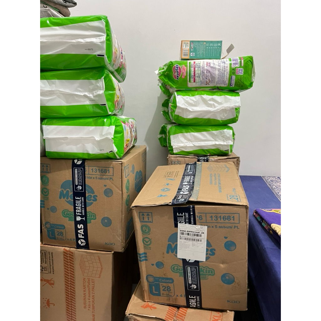 Pampers Merries L28 M32
