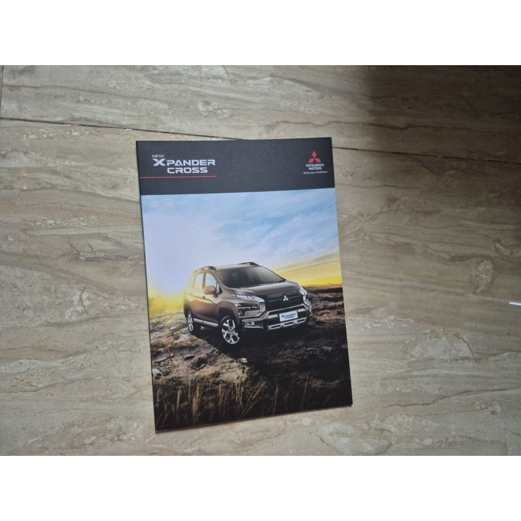 brosur katalog mobil mitsubishi xpander cross 2022 buku booklet