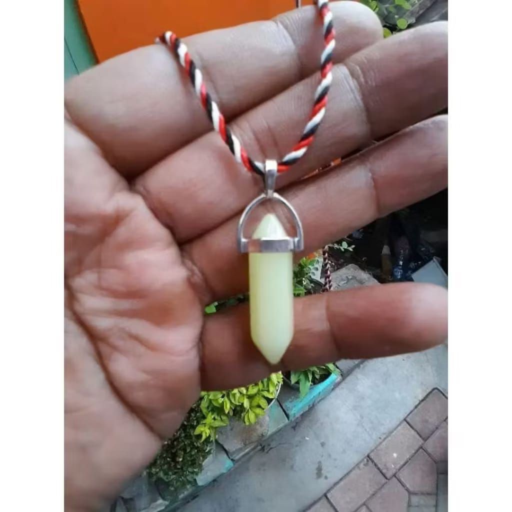 Kalung tridatu liontin batu akik posfor asli menyala dalam gelap