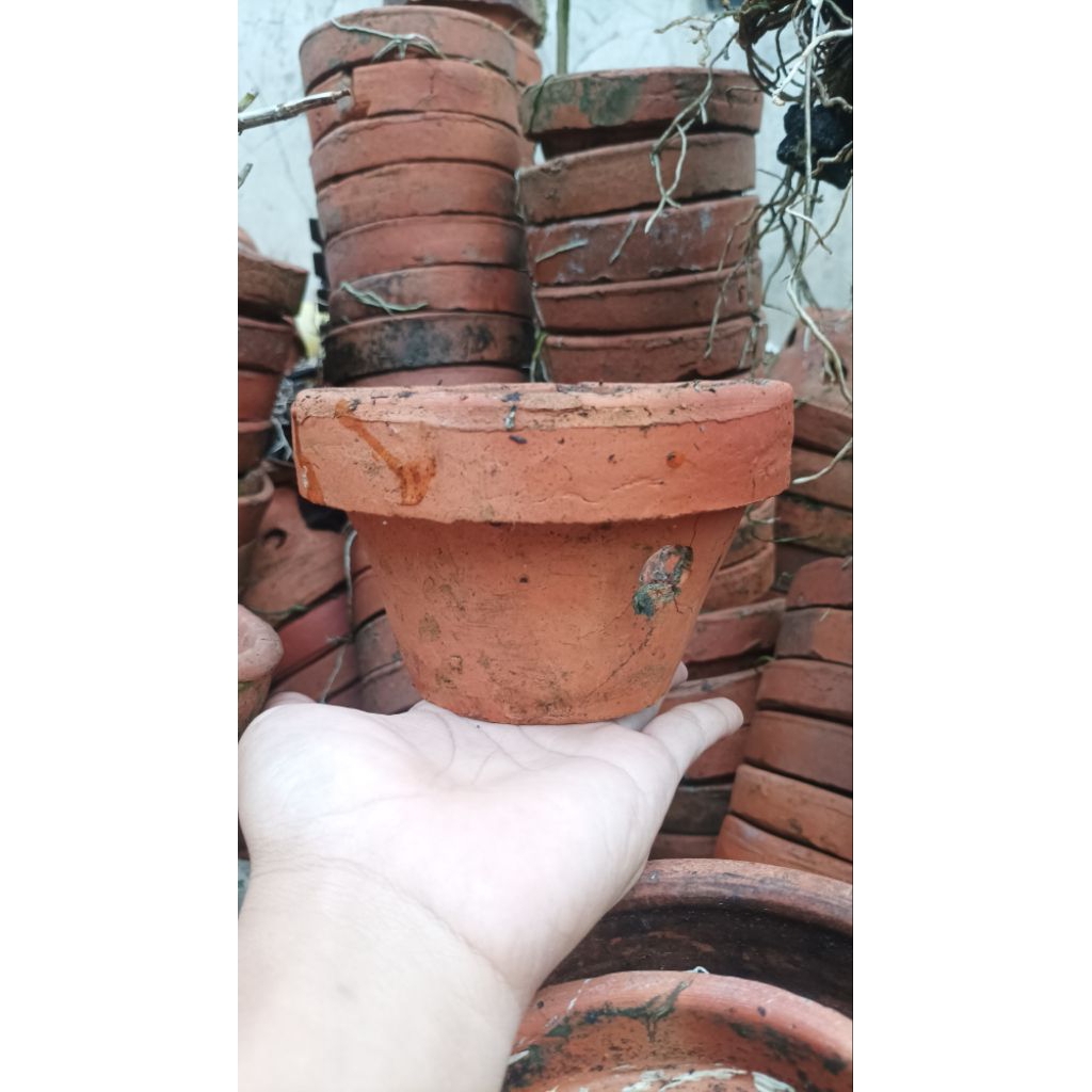 POT ANGGREK ATAU POT GERABAH