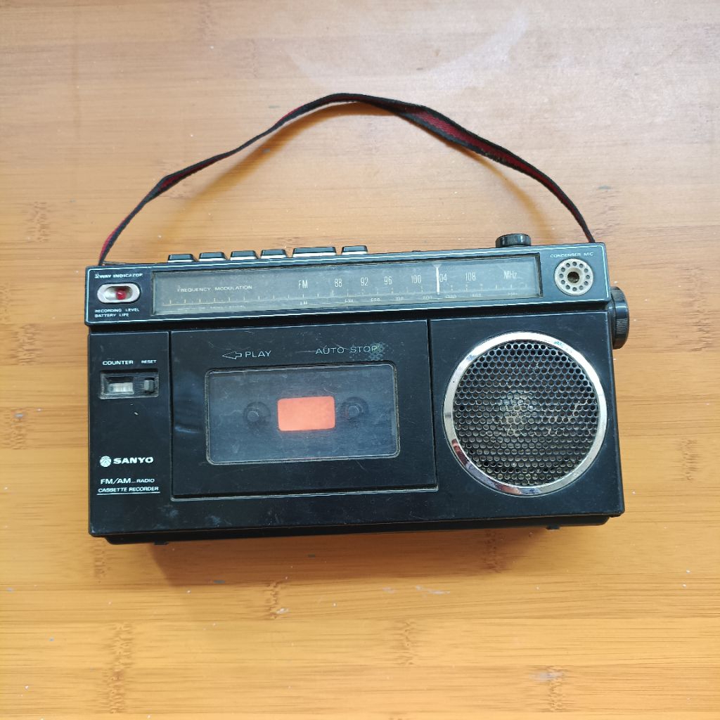 radio tape sanyo M1700FB