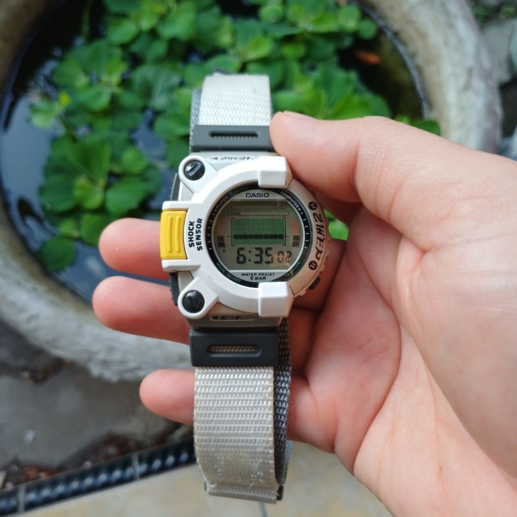 Jam Tangan Casio JG 310 Cybermax Vintage Rare Gamer Infrared Sensor Original