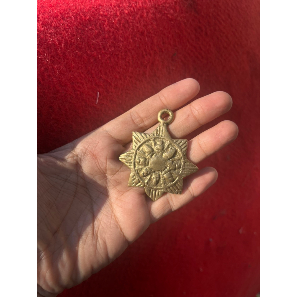 liontin surya majapahit original sudah dibersihkan