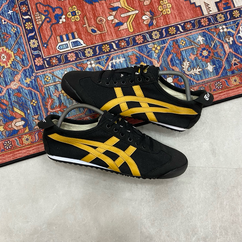 [Size 43.5] Rare Onitsuka Tiger Mexico 66 Slip-On ‘Black Tiger Yellow’ (1183A360-001) Second Origina