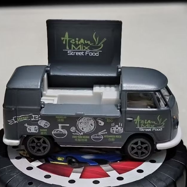MAJORETTE VW VOLKSWAGEN T1 'STREET FOOD' BOX POMADE