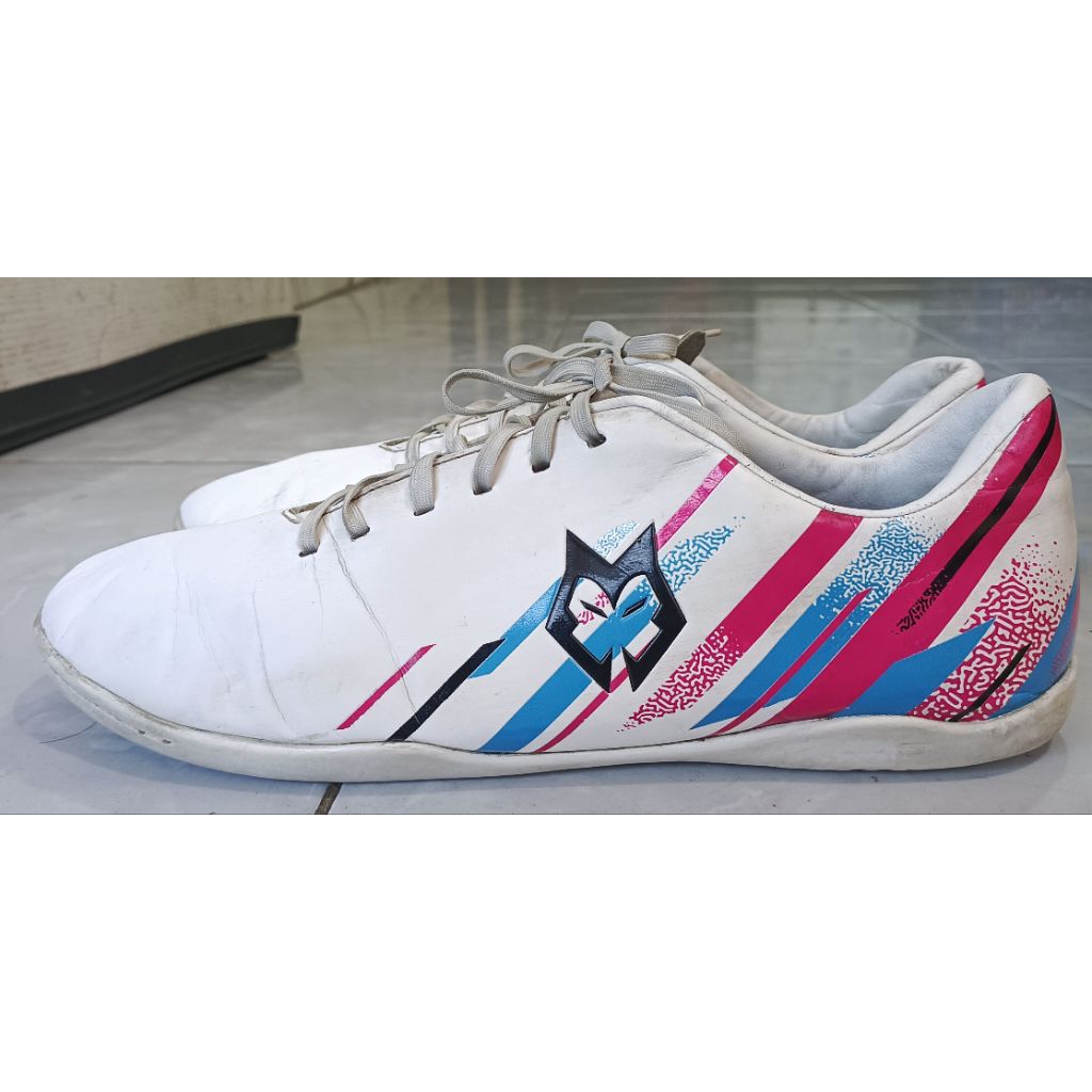 Sepatu futsal Lycan size 44