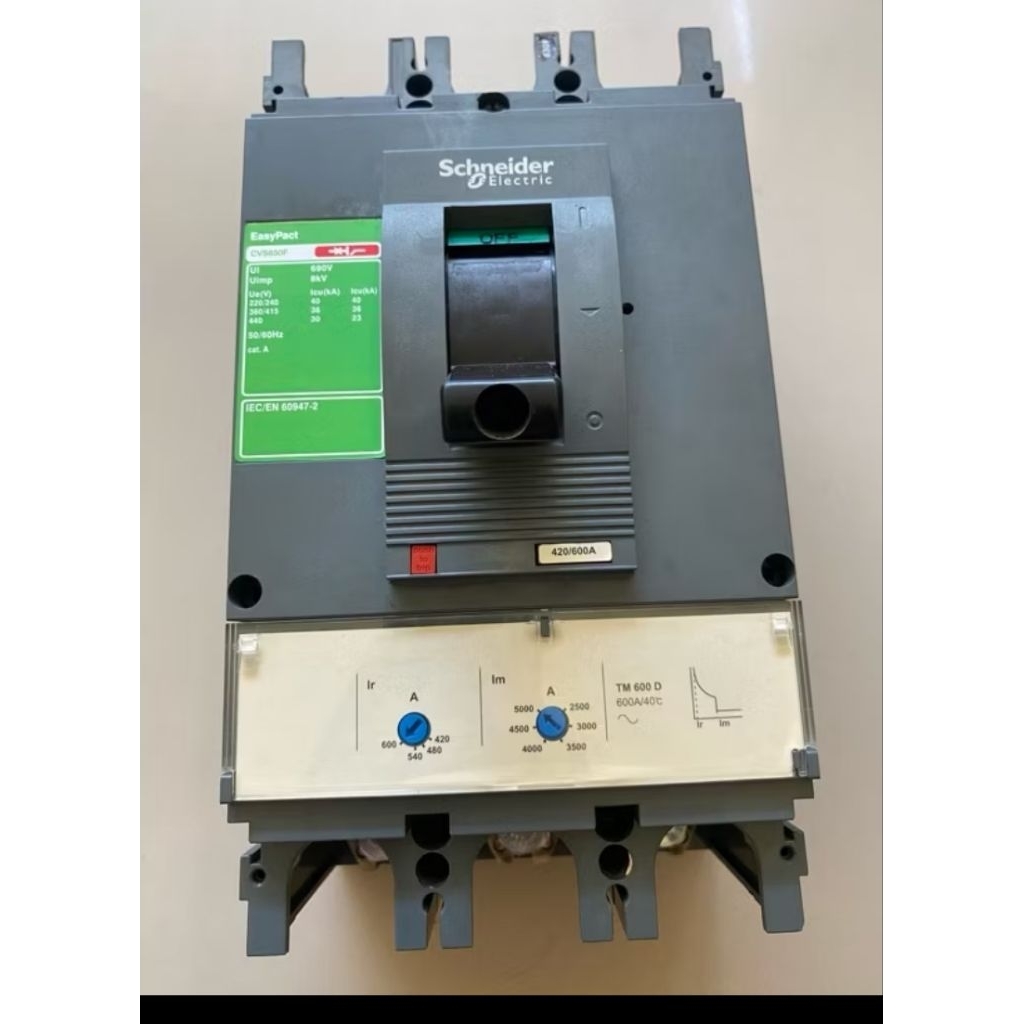 MCCB SCHNEIDER 3P CVS. 400A / 600A