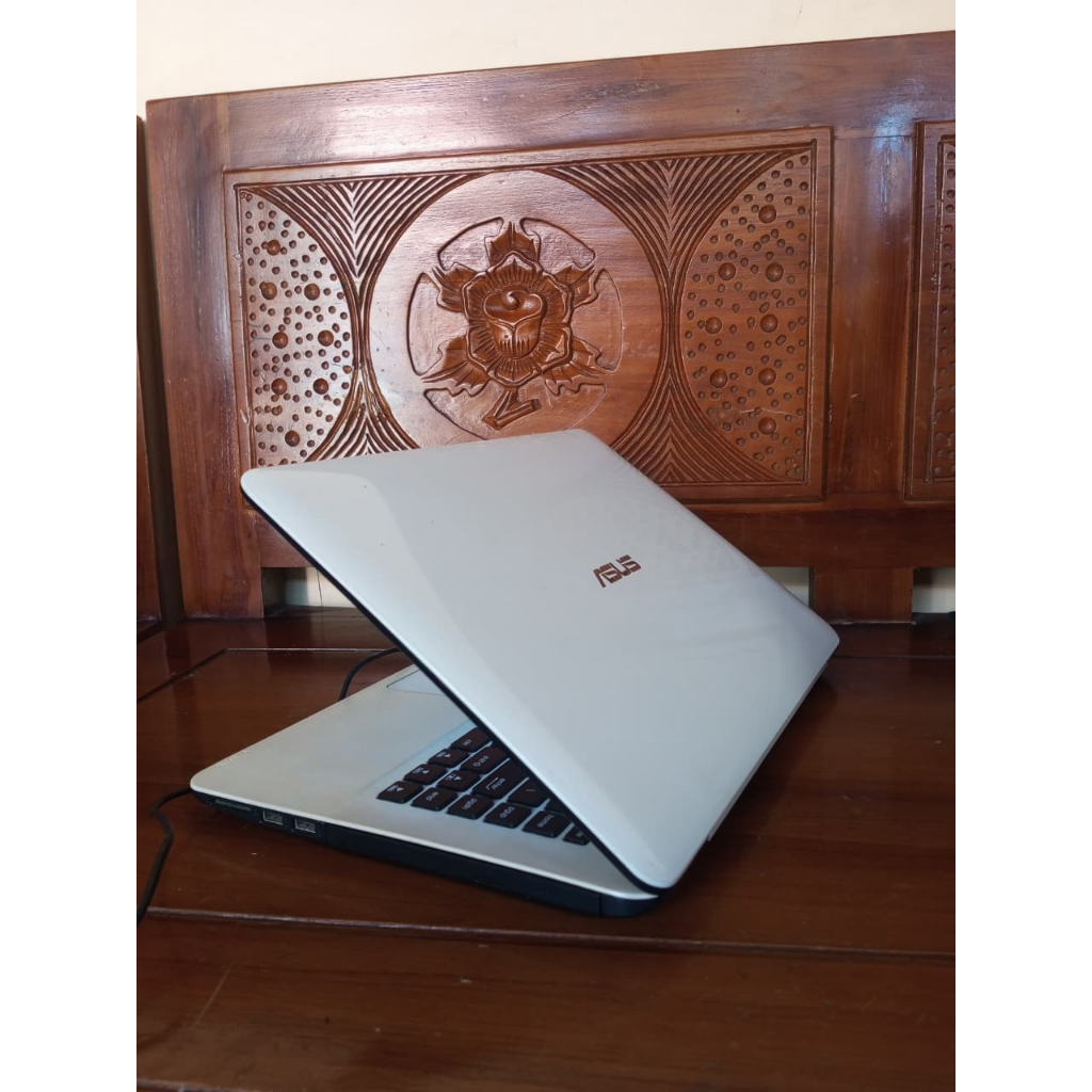 Ready Laptop ASUS A455L  Prosesor Intel Core i3 Ram 4 GB SSD 128 GB