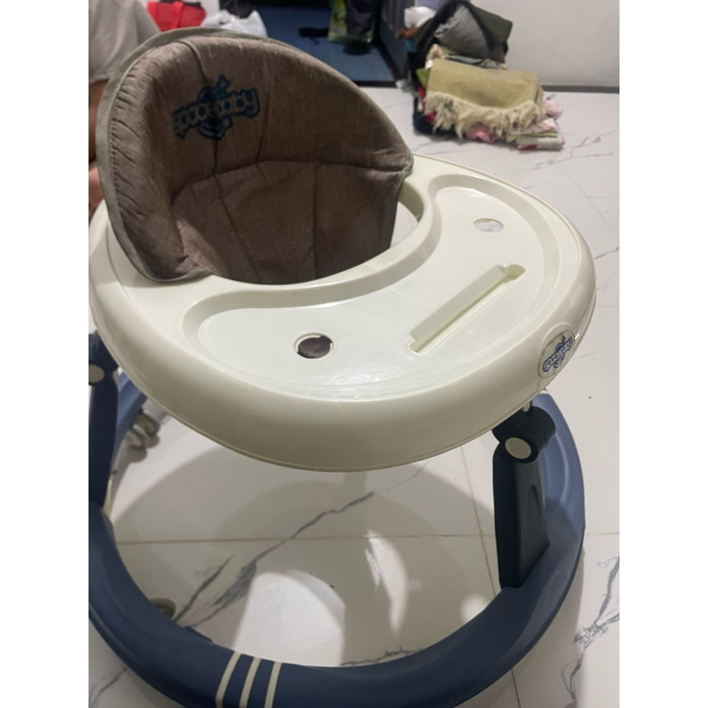 Preloved baby walker