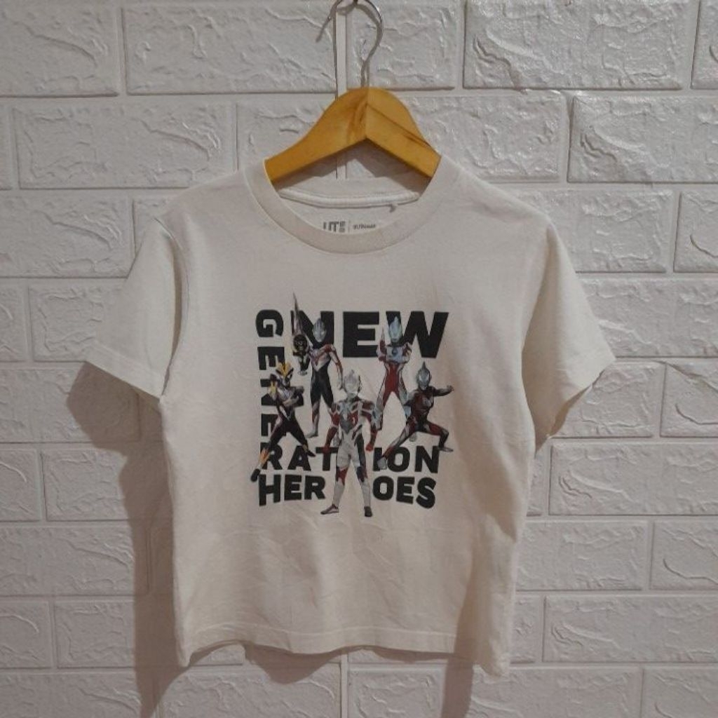 Kaos anak UNIQLO ULTRAMAN size 110/LD 74 P 47